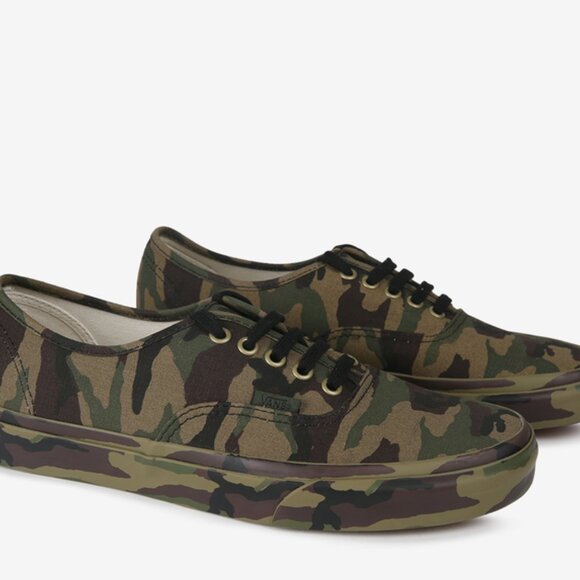 Camouflage Men's Sneakers - Picture 2 of 4